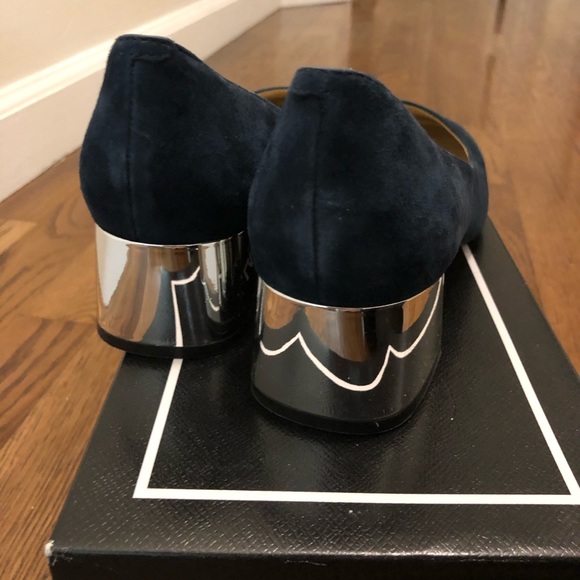 Karl Lagerfeld Paris Block Heel Pump Navy/Sliver - Picture 6 of 8